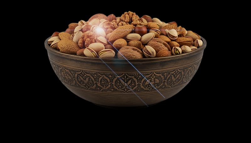 ترکیبی از آجیل ایرانی برای معرفی محصولات فروشگاه روستایی